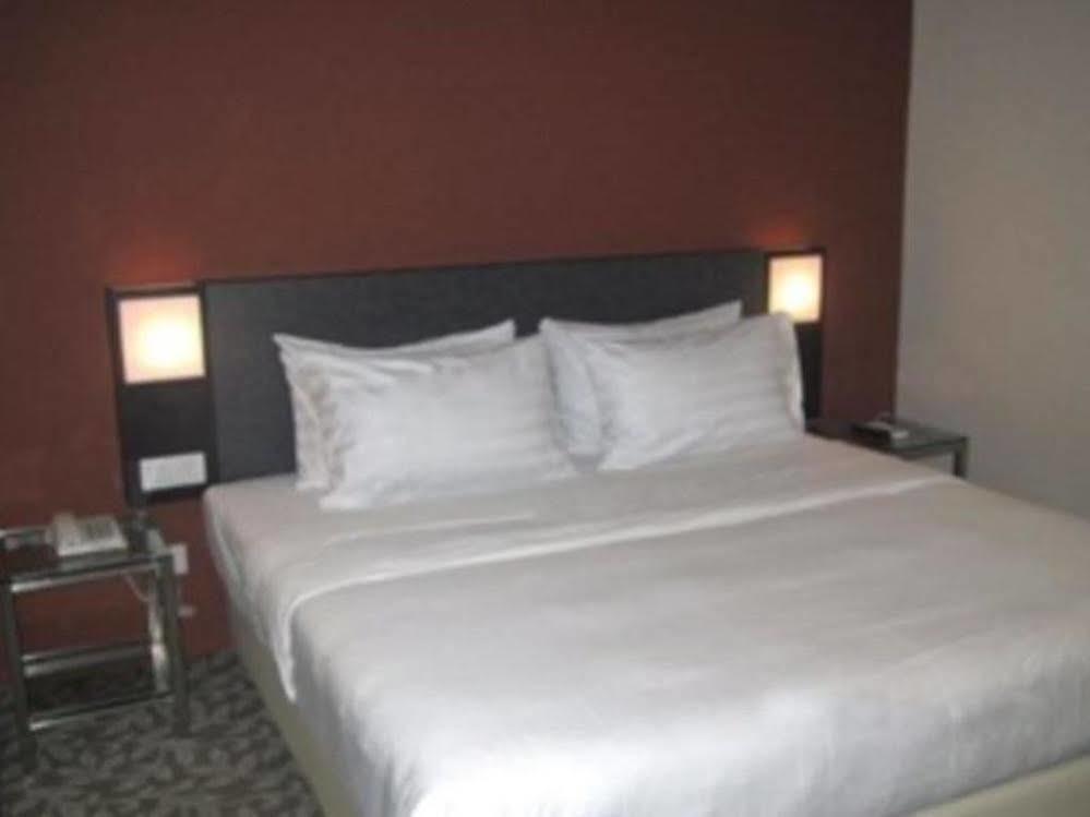 Nouvelle Hotel Johor กูไล ภายนอก รูปภาพ